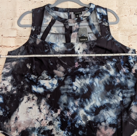 SALE NWT Torrid Tie-dye Georgette Cage Front Tank 00 - Picture 11 of 15